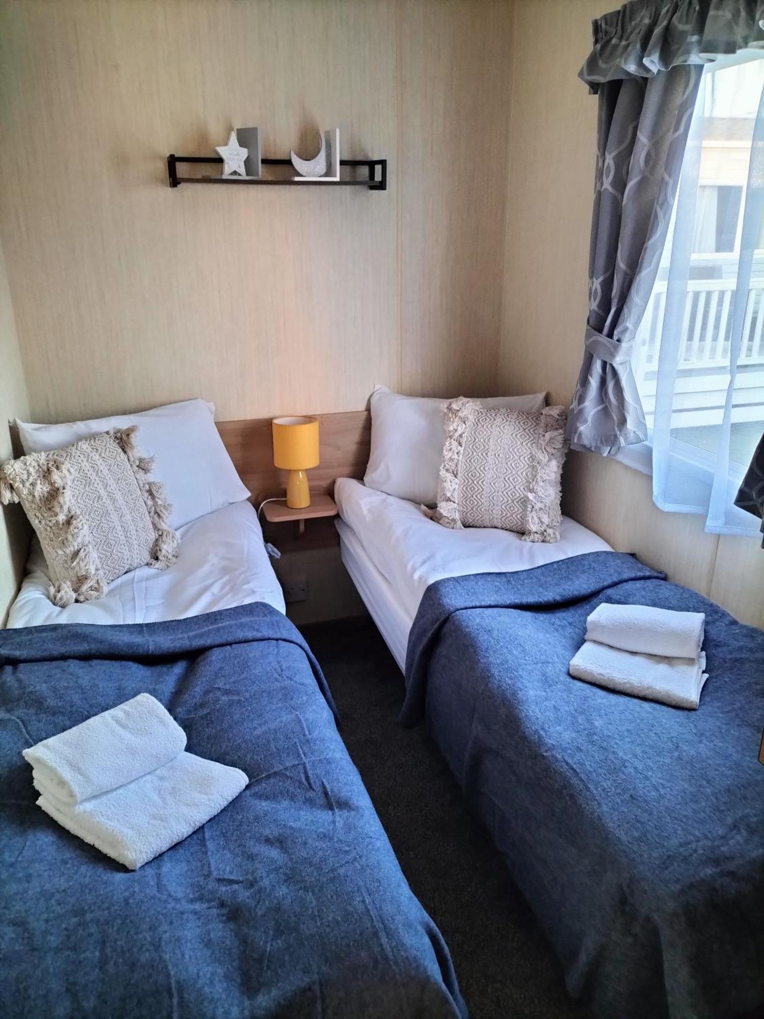 3 Bedroom Caravan, Edi Rita, Robin Hood, Pet Friendly Meliden Exterior photo